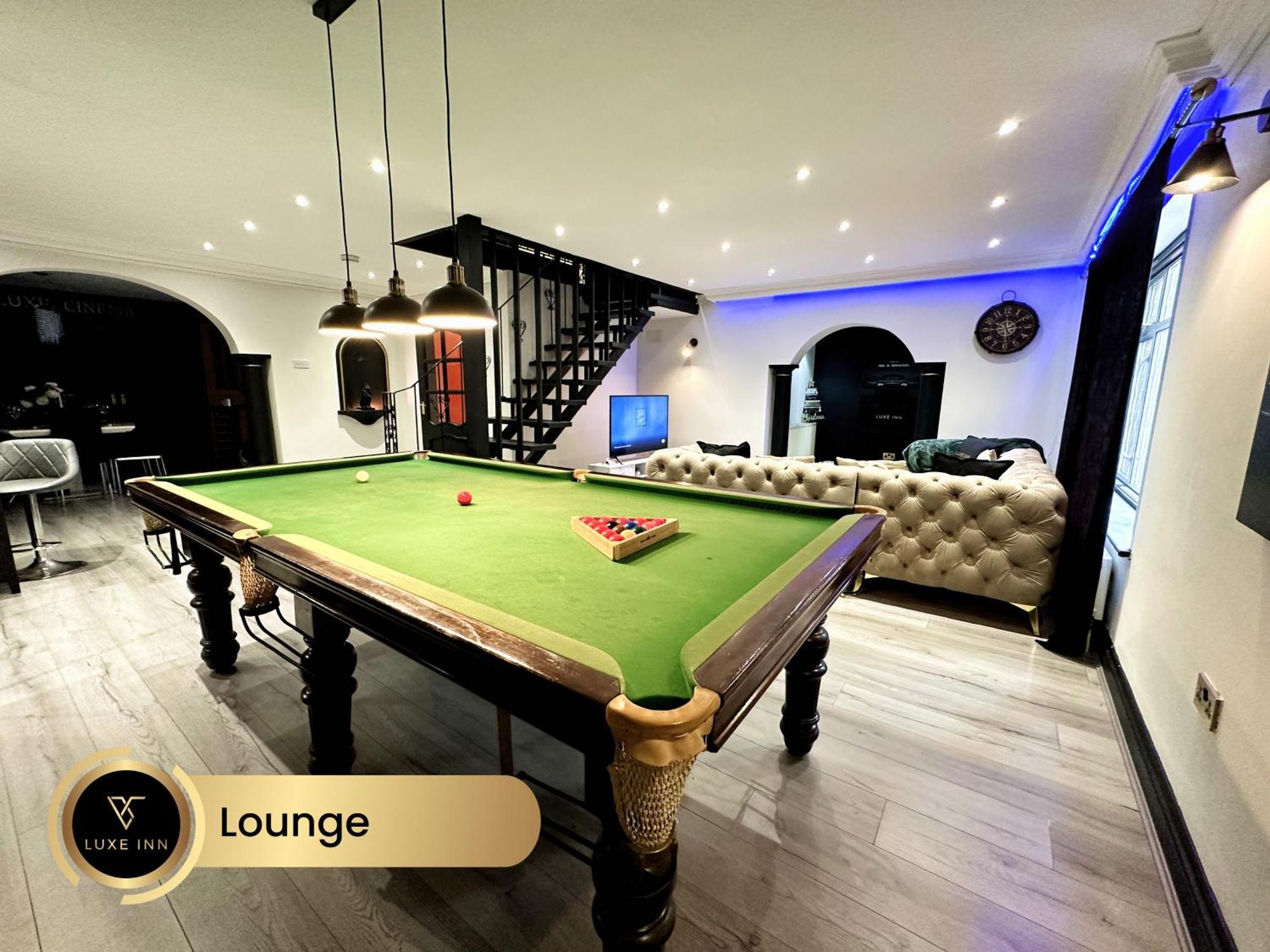 4 Bedroom House, Heathrow Airport, Luxe Inn Colnbrook ภายนอก รูปภาพ