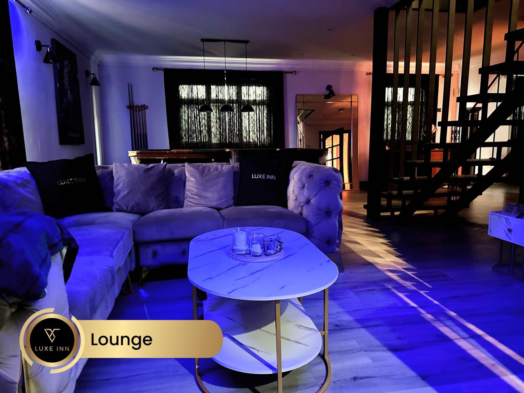 4 Bedroom House, Heathrow Airport, Luxe Inn Colnbrook ภายนอก รูปภาพ