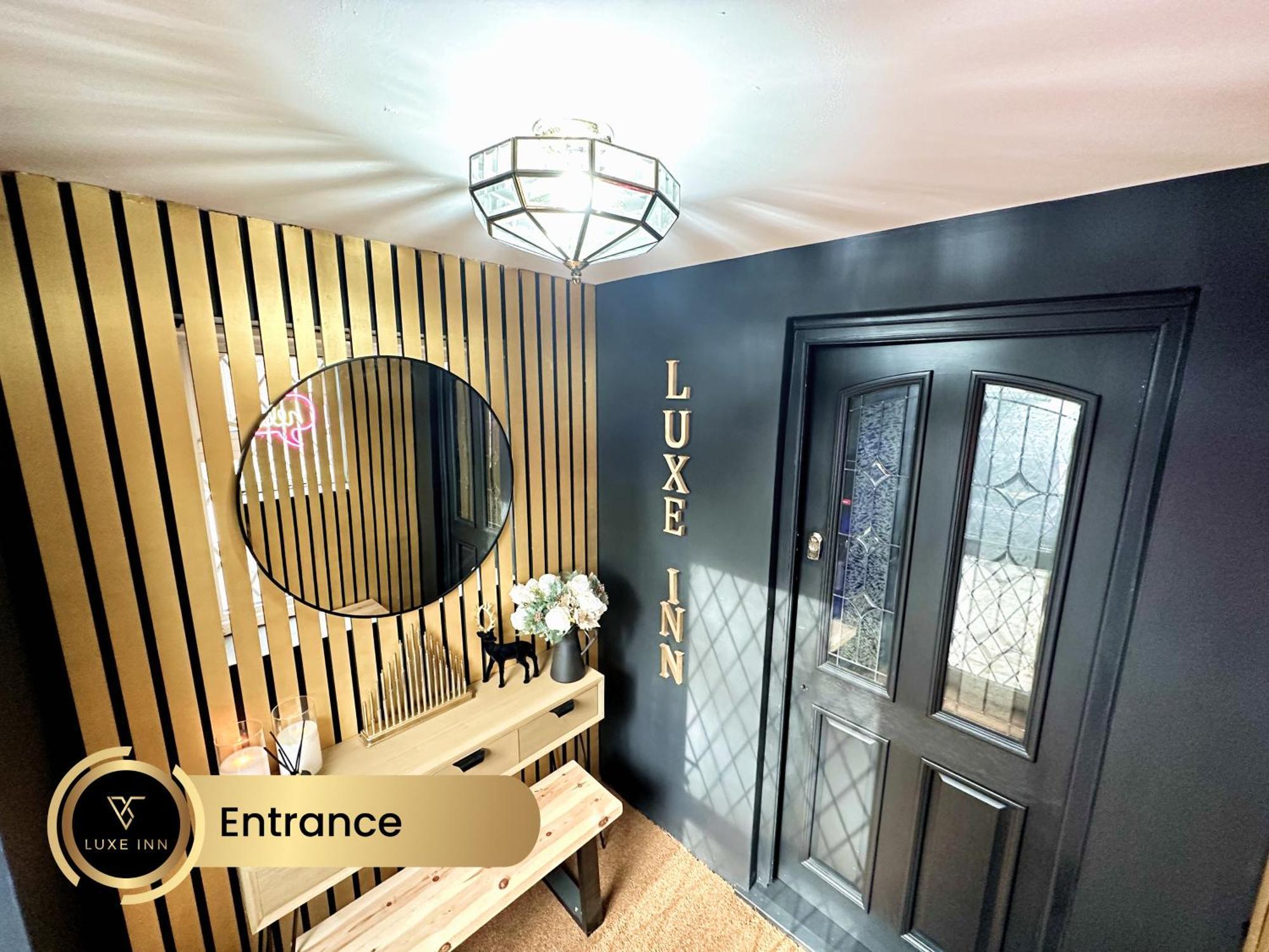 4 Bedroom House, Heathrow Airport, Luxe Inn Colnbrook ภายนอก รูปภาพ